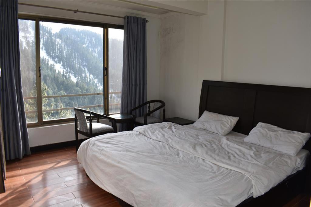 Hotel Royal Inn Murree Buitenkant foto